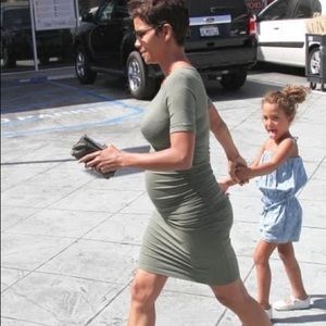 Isabella Oliver Gray Ruched maternity dress sz 1